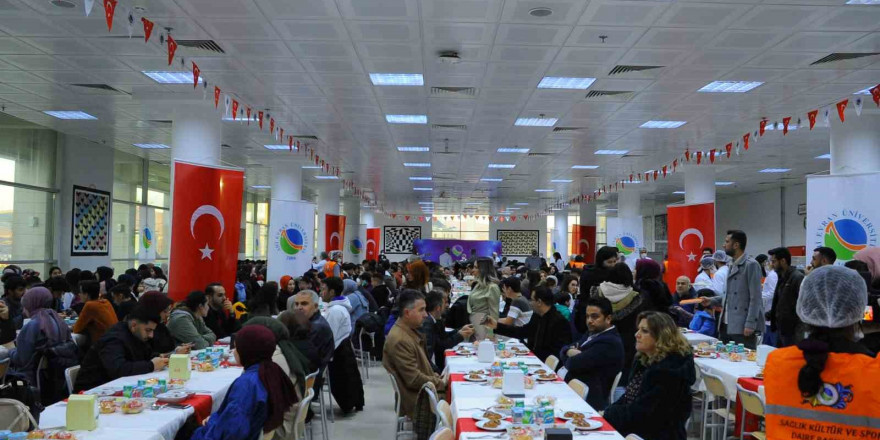 KAEÜ akademik personeli, öğrencileriyle birlikte iftar yaptı