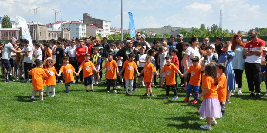 Kars’ta Yaz Spor Okulları’nın açılışı yapıldı