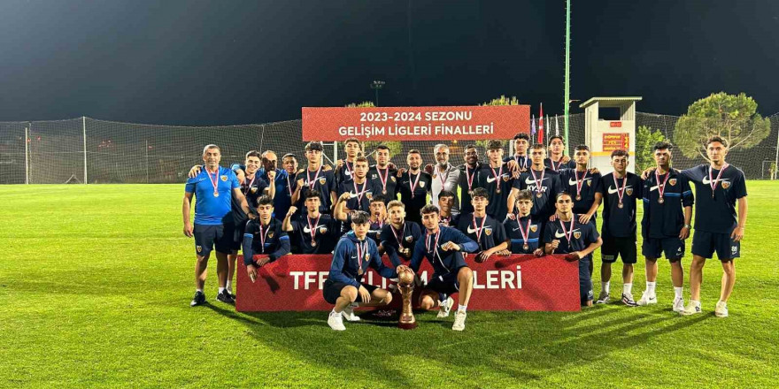 Kayserispor U17 takımı üçüncü oldu