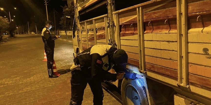 Kırklareli’de kış lastiği uygulaması: 136 sürücüye ceza