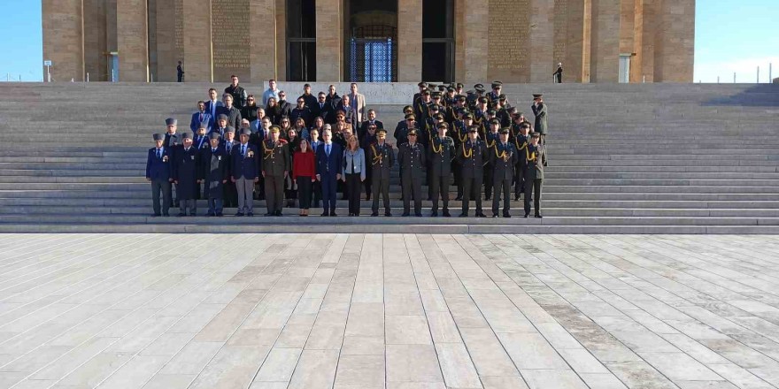 KKTC Büyükelçisi Korukoğlu’ndan Anıtkabir’e ziyaret