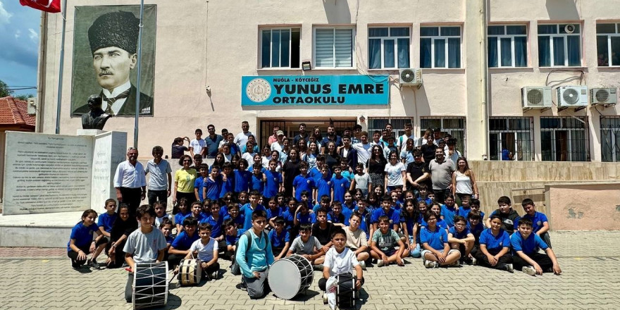 Köyceğiz İlkokul ve Ortaokulu Deniz Yıldızları ekibi 4 okulda performanslarını sergiledi