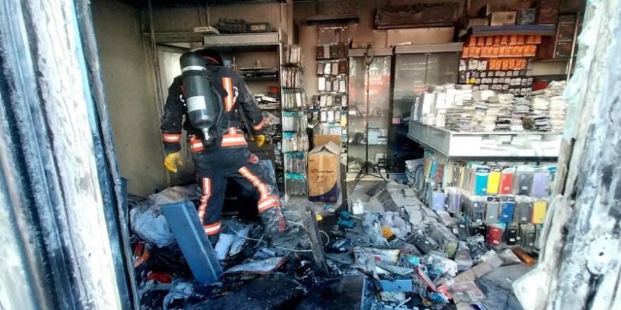 Malatya’da konteyner iş yerinde çıkan yangın büyümeden söndürüldü