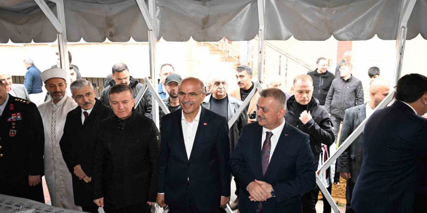Malatya’da resmi bayramlaşma Kernek Karagözlüler Camisi’nde yapıldı