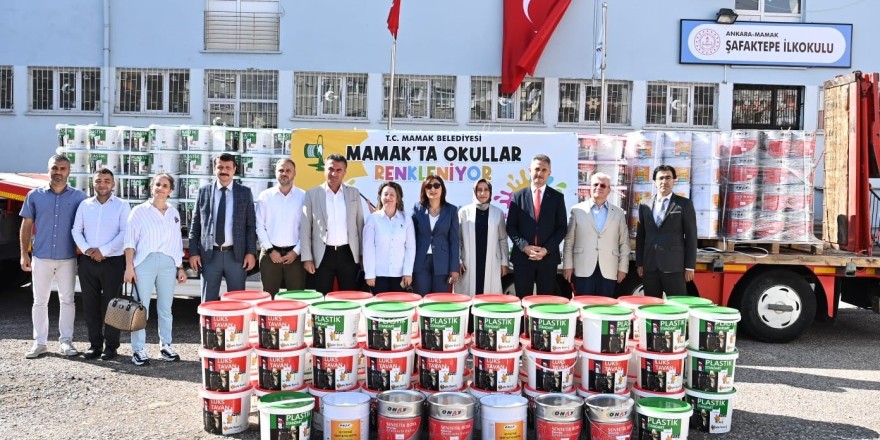 Mamak Belediyesi, okullara boya desteğinde bulundu