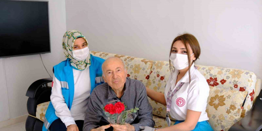 Mersin Şehir Hastanesinden 'Yaşlılara Saygı Haftası’nda' anlamlı ziyaret