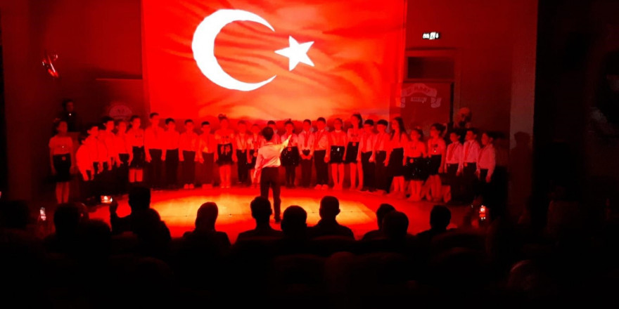 Minik öğrencilerin İstiklal Marşı ve Mehmet Akif Ersoy hassasiyeti