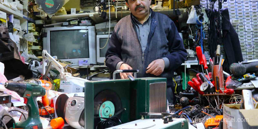 Modern çağa yenik düşen radyolar, doğal afetlerde hayat kurtarabilir