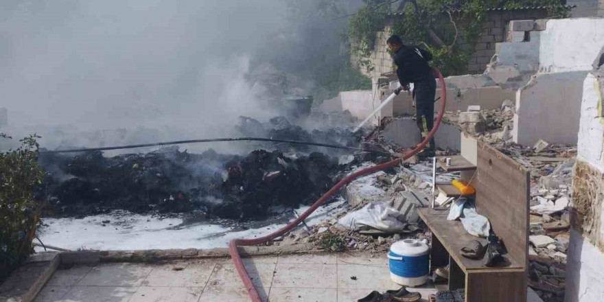 Reyhanlı’da çıkan çadır yangını söndürüldü