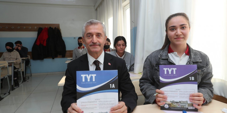 Şahinbey Belediyesi öğrenci ve vatandaşlara 15 milyon kitap dağıttı