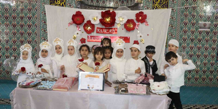 Siirt’te 4-6 yaş arası öğrencilerin Kur’an-ı Kerim’e geçişi için tören yapıldı