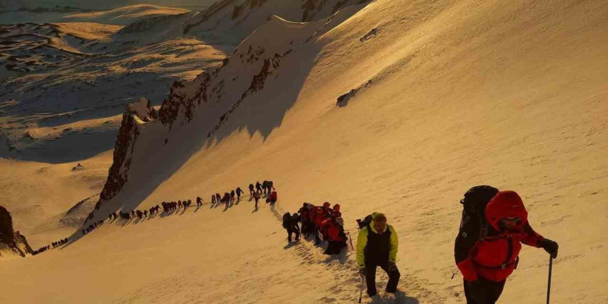 Uluslararası Erciyes  Kış Tırmanışı 140 dağcının katılımı gerçekleşti