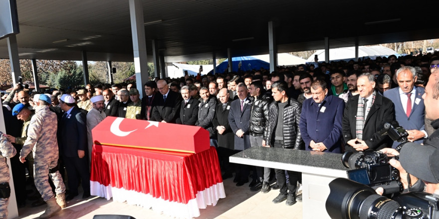 Vali Ersin Yazıcı Şehit Emre Taşkın’ın Cenaze Törenine Katıldı