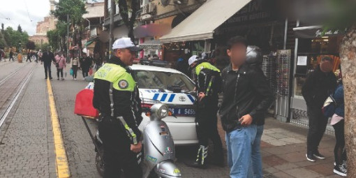 Yaya bölgelerinde motosiklet ve motorlu bisiklet kullanan 63 sürücüye ceza kesildi