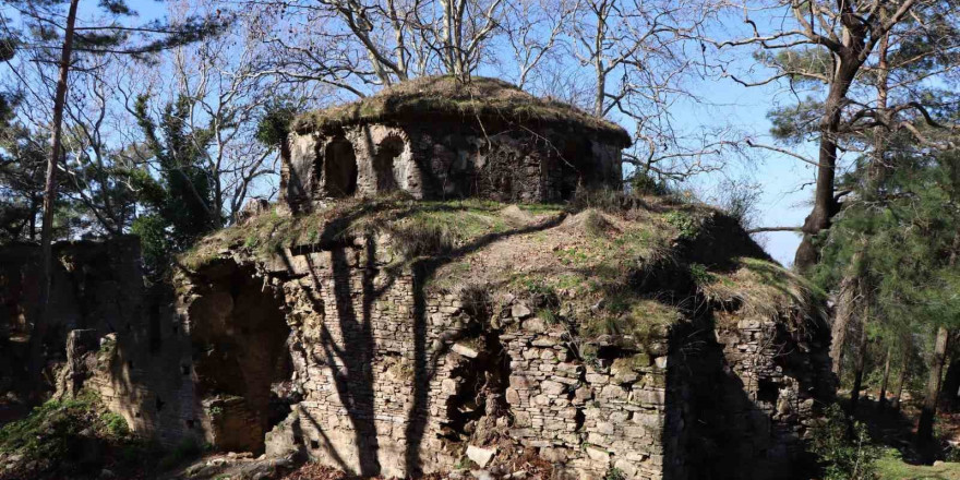Zirveye gizlenmiş 900 yıllık manastır, doğaseverlerin rotasına girmeye devam ediyor