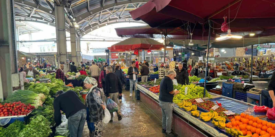 Zonguldak’ta semt pazarı boş kaldı