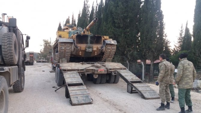 Hatay sınırına askeri tank sevkiyatı