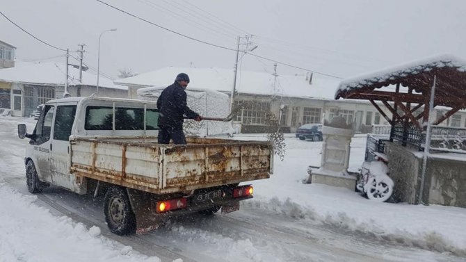 Emet Belediyesi’nin karla mücadele çalışmaları