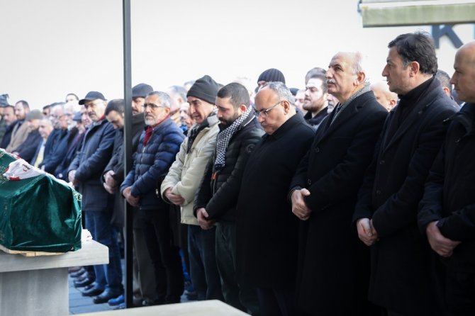 Ümraniye Belediye Başkan adayı Yıldırım, Ümraniyesporu acılı gününde yalnız bırakmadı