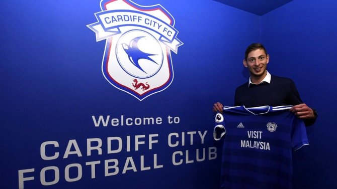 Cardiff City’in yeni transferi Sala’yı taşıyan uçak kayboldu
