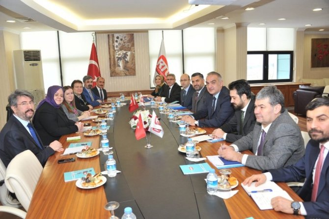Bakan Ersoy ve Selçuk, RTÜK Başkanı Şahin ile bir araya geldi