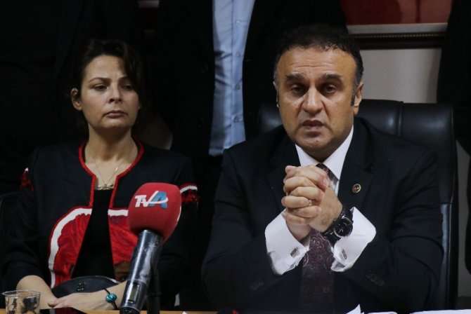 Karataş Belediye Başkanı Ünal CHP’den istifa edip, MHP’ye geçti
