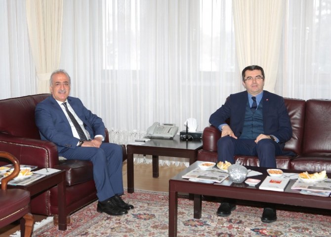 Erzurum Valisi Memiş’ten Rektör Çomaklı’ya iade-i ziyaret