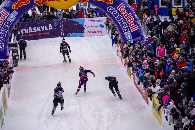 Red Bull Crashed Ice ilk kez Boston’da stadyuma giriyor