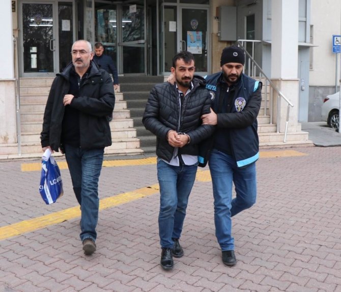 Kayseri’deki cinayete 2 gözaltı