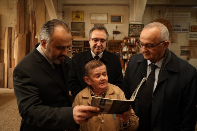 Bursa’da yüzlerce yıllık sanatı yaşatan ustaya Aktaş’tan ziyaret