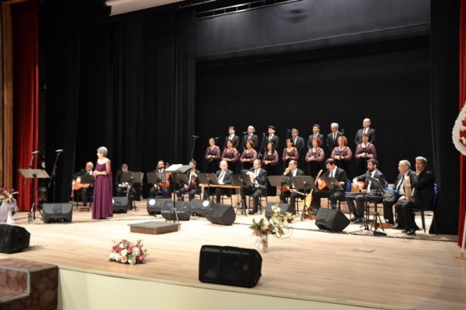 Biga Belediyesi Türk Halk Müziği Korosu’ndan konser