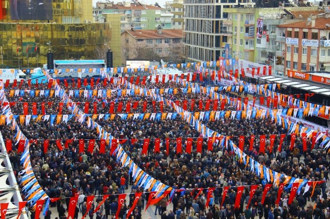 Aydın’da meydan doldu, vatandaşlar Cumhurbaşkanı Erdoğan’ı bekliyor