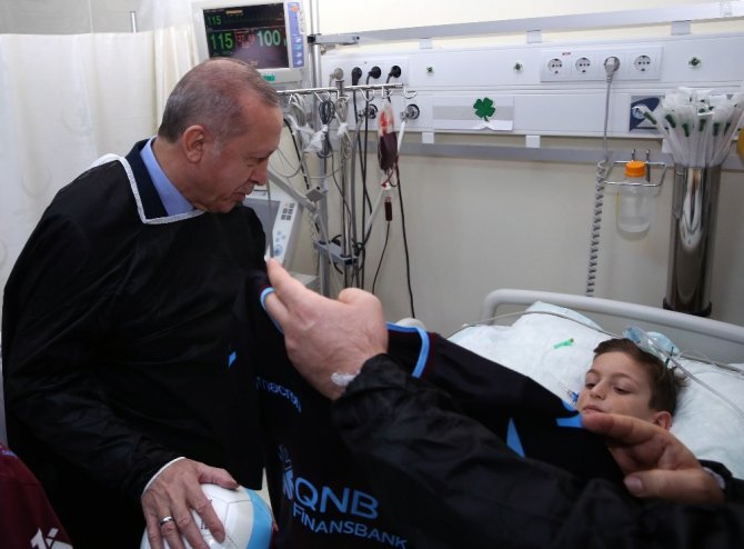 Cumhurbaşkanı Erdoğan, minik Havva’yı ziyaret etti
