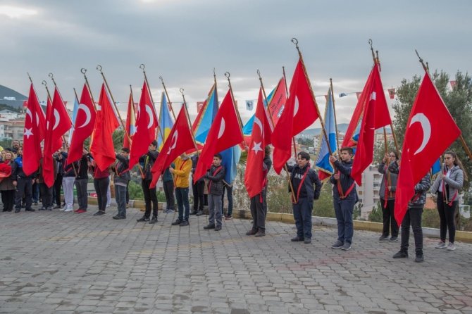 Atatürk’ün Kuşadası’na gelişinin 95.yılı törenle kutlandı