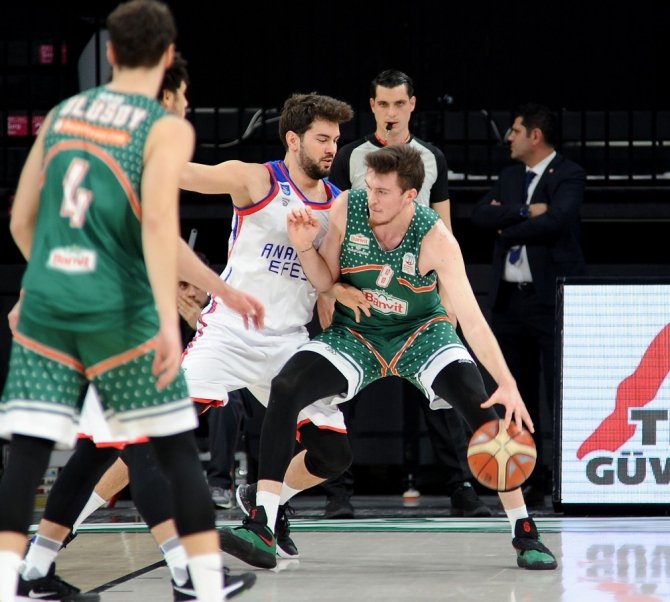 Tahincioğlu Basketbol Süper Ligi: Anadolu Efes: 93 - Banvit: 85