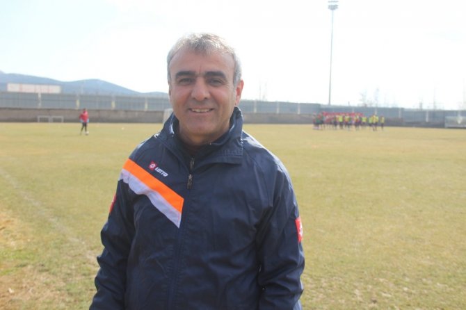 Elazığspor’un yeni teknik direktörü şehre geldi