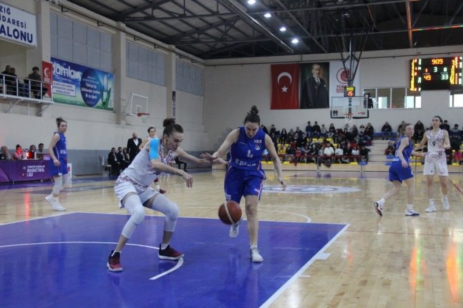 Türkiye Kadınlar Basketbol 1. Ligi: Elazığ İl Özel İdare: 87 - A Koleji: 60