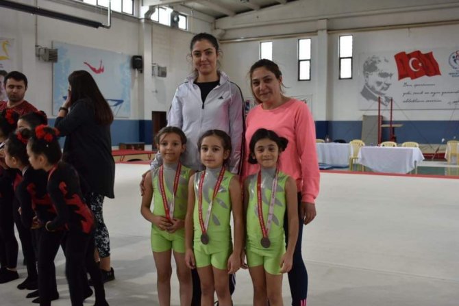 Cimnastik Takımları Analig’de Yarı Finale Yükseldi