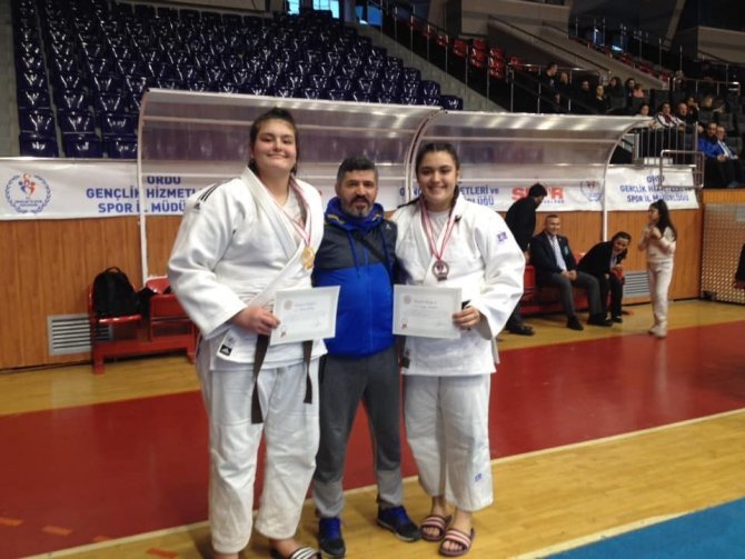 Salihlili judocu Türkiye şampiyonu oldu