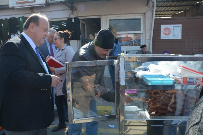 Başkan Özakcan’dan seçim ekibine tatlı dopingi