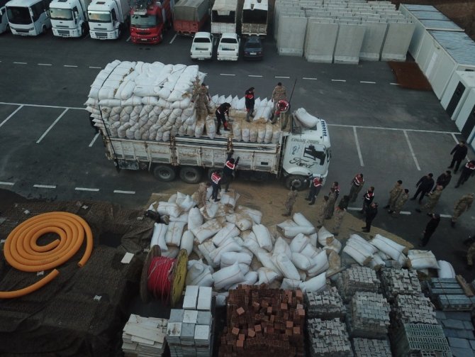 Saman yüklü kamyonda 176 kilo esrar ele geçirildi