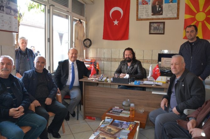 Özakcan, Çeştepe ve Ovaeymir pazarlarını ziyaret etti