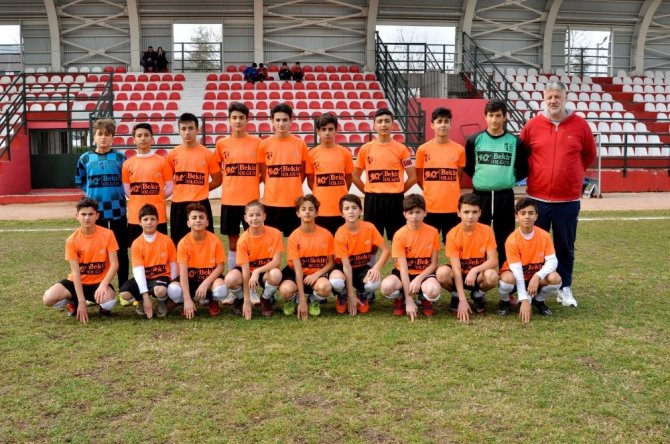 Gürsu Belediyespor U14 Takımı nâmağlup şampiyon