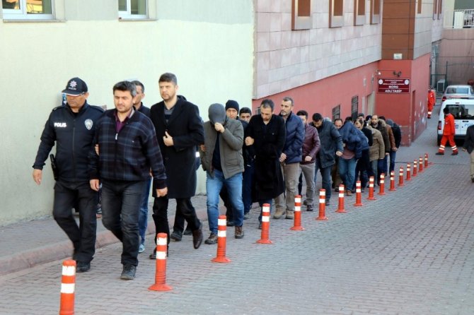 Kayseri’de FETÖ’den gözaltına alınan 13 kişi adliyeye çıkarıldı