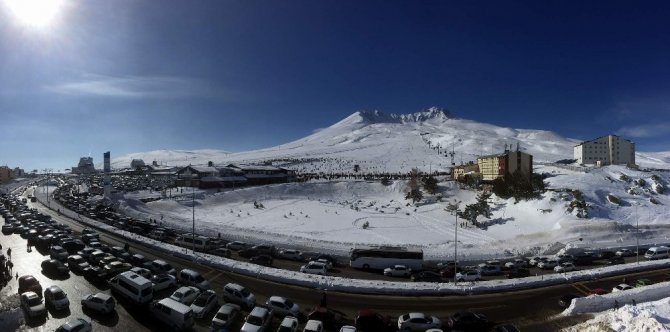 Yabancı turistler Erciyes’ten mutlu ayrılıyor