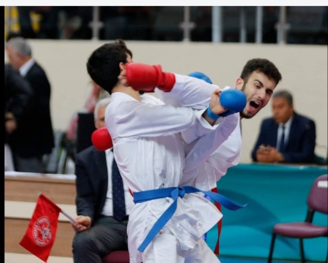 Kağıtspor, karatede Türkiye şampiyonu oldu