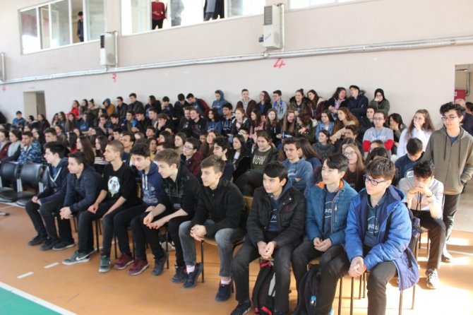 Bandırmaspor kulüp başkanından öğrencilere 200 bilet
