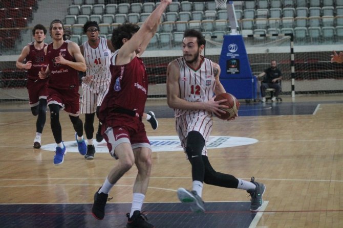 Türkiye Basketbol Ligi: Semt77 Yalova Belediyespor: 76 - Sigortam.net İTÜ: 87