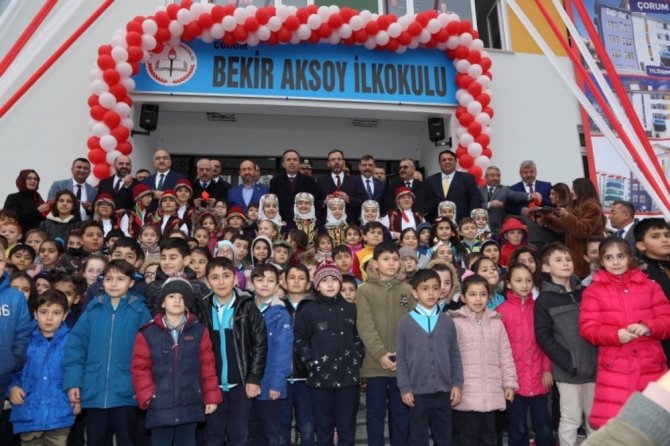 Bakan Kasapoğlu, 3 okulun açılışını yaptı
