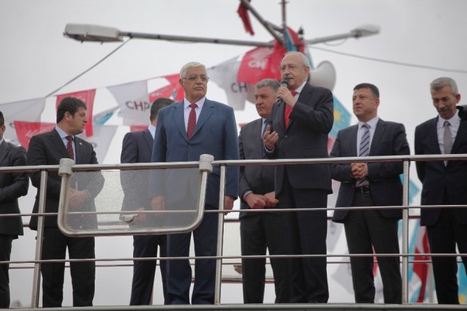 Kılıçdaroğlu vatandaşların çay teklifini geri çevirmedi
